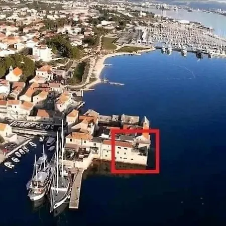 شقة Dvorac Kaštela