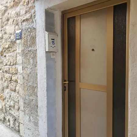 Apartment Dvorac *