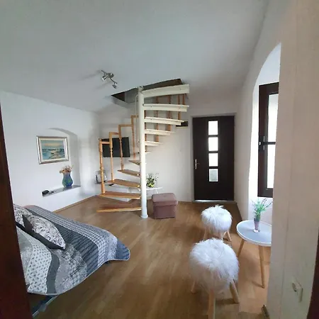 Apartment Dvorac *